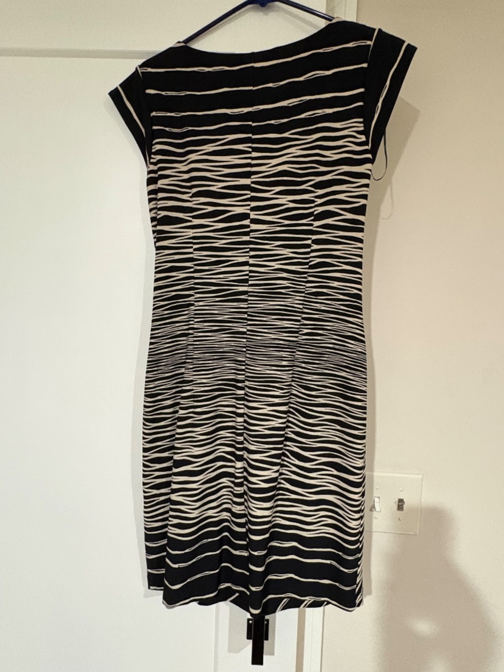 Dress - Picture 2 of 4